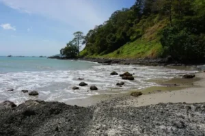 Fakta Menarik Pulau Kunti di Sukabumi yang Banyak Dikunjungi Wisatawan Asing