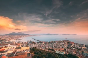 Fakta Unik Napoli, Dari Seni hingga Menjadi Rumah Restoran Pizza Pertama Dunia