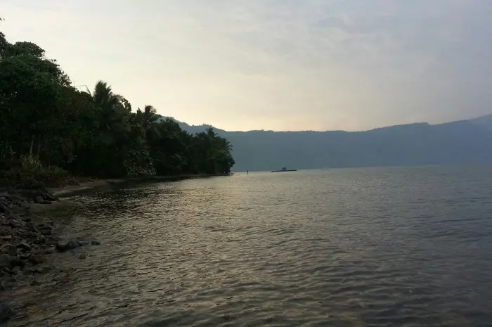 Keindahan Alam Danau Ranau