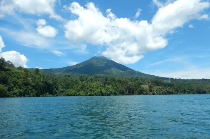 Keindahan Danau Ranau, Tempat Sempurna Menyaksikan Keindahan Alam di Lampung