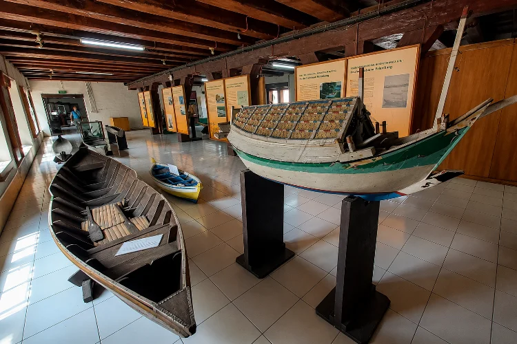 Koleksi Perahu Tradisional Hingga Modern