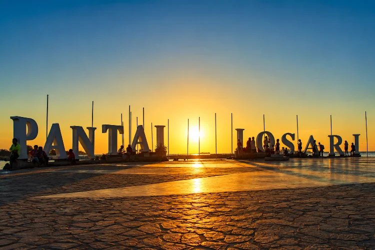 Sunset Pantai Losari yang Sangat Memukau